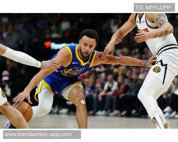 小佩顿分享比赛策略:传球给库里并为他设置挡拆的有效战术