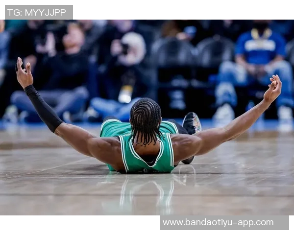 腿筋紧张问题缓解马祖拉透露布朗训练参与情况每日观察 腿筋紧张问题缓解马祖拉透露布朗训练参与情况每日观察