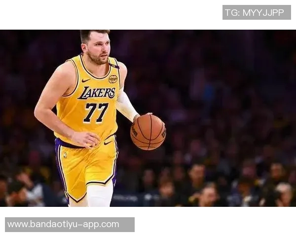 东契奇赛季前两场狂砍92分历史第四高超越乔丹仅次于大帅和浓眉 东契奇赛季前两场狂砍92分历史第四高超越乔丹仅次于大帅和浓眉