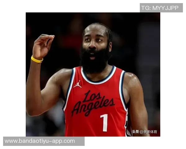 哈登生涯得分突破28000成NBA历史第三位后卫仅次于科比和乔丹 哈登生涯得分突破28000成NBA历史第三位后卫仅次于科比和乔丹