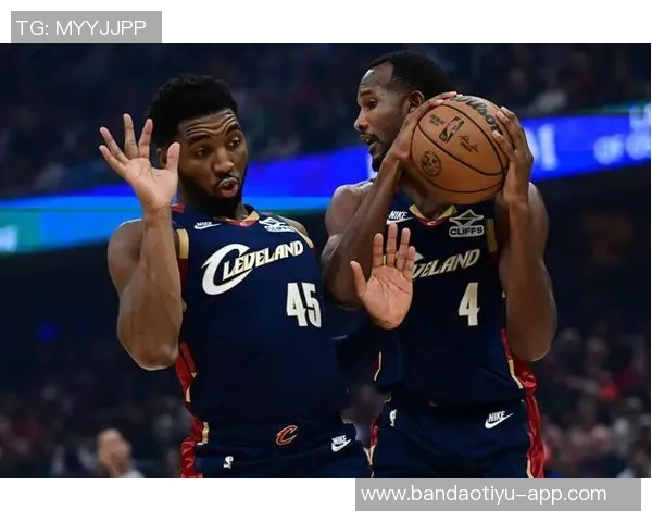 关键时刻莫布里展现实力16投7中三分命中率高达50贡献22分13篮板4助攻4盖帽 关键时刻莫布里展现实力16投7中三分命中率高达50贡献22分13篮板4助攻4盖帽