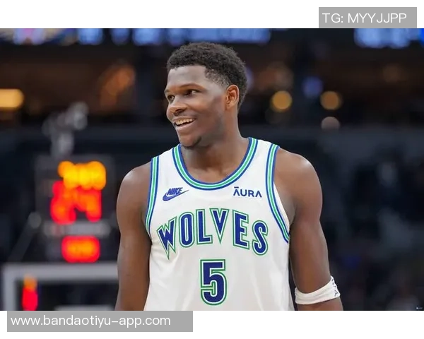 爱德华兹前四节表现低迷加时发力独得5分全场贡献7分4板3助