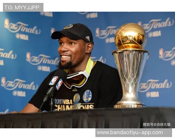 杜兰特赞年轻球员珍惜机会每天与他们相处感到快乐