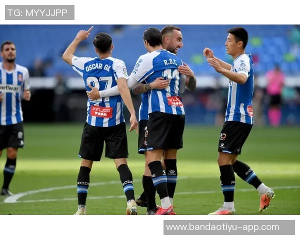 基德赞克莱牵制力出色助力队友表现提升状态达到巅峰 基德赞克莱牵制力出色助力队友表现提升状态达到巅峰