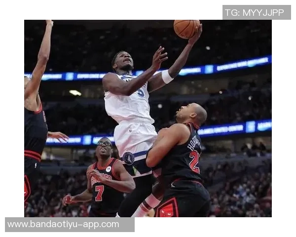 兰德尔赞麦丹转身暴扣完美收官麦丹坚决不参加扣篮大赛