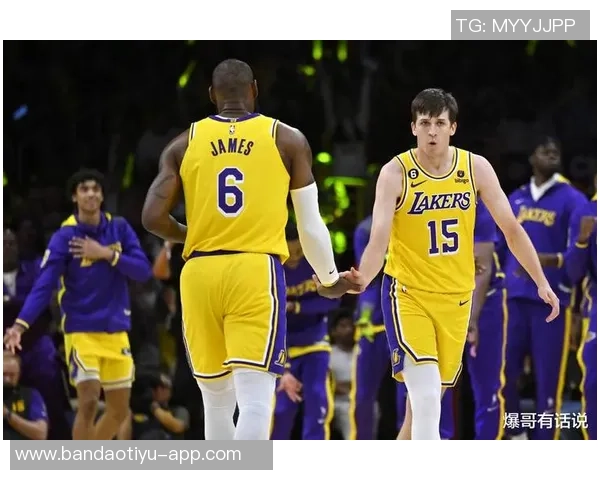 本赛季球队进攻变化显著里弗斯指出更多球员积极冲击篮下 本赛季球队进攻变化显著里弗斯指出更多球员积极冲击篮下