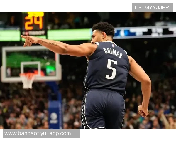 格莱姆斯回应后卫线拥挤问题强调加速比赛节奏提升球队表现 格莱姆斯回应后卫线拥挤问题强调加速比赛节奏提升球队表现